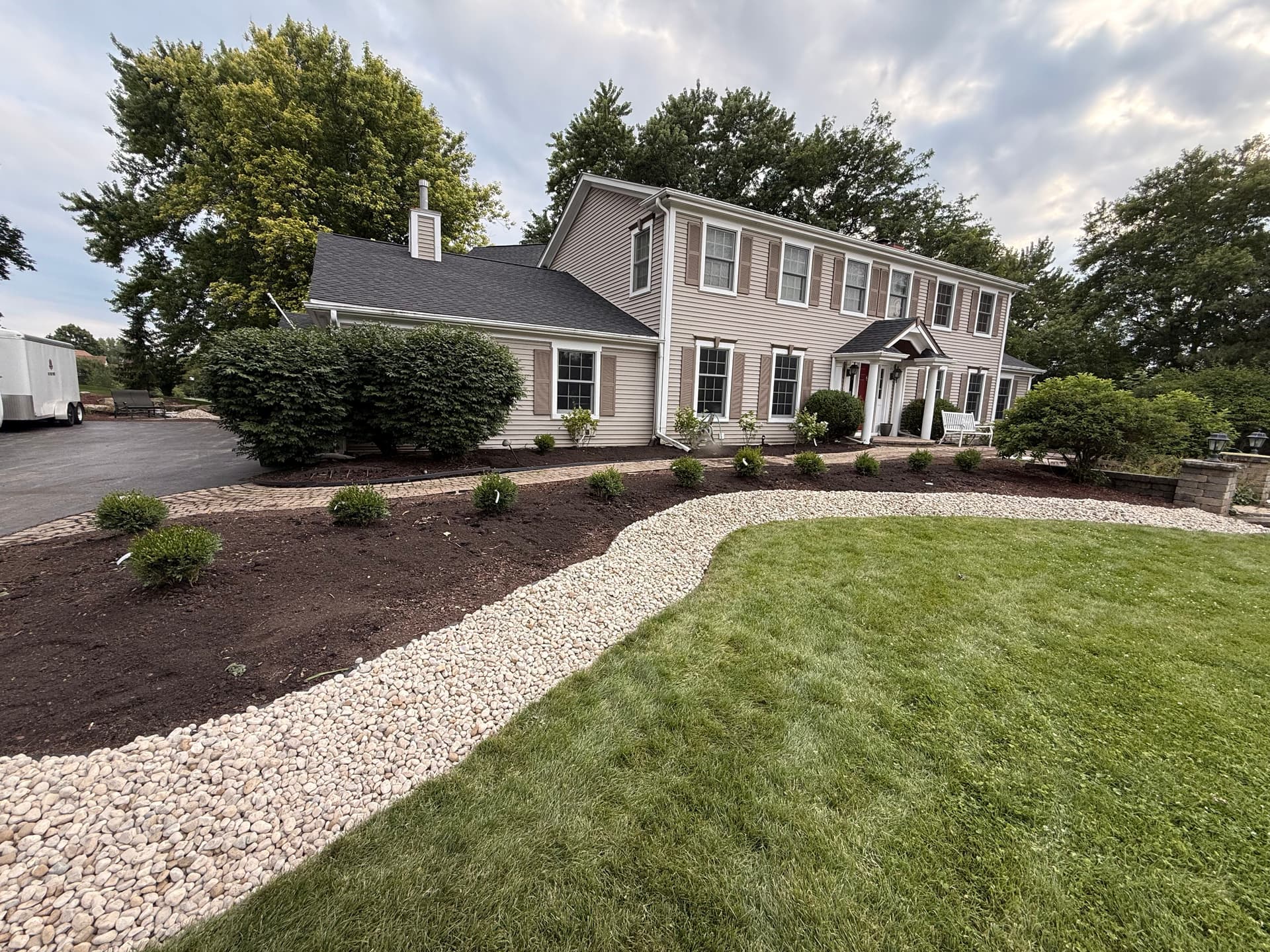 Gallery photos for Fresh Plantings and Stonework Give This Front Yard a Clean New Look: Image #5
